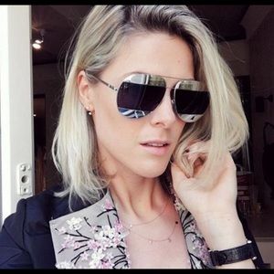 Used Dior in very very great condition, worn twice.